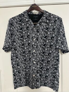 Ted Baker London Men's Relaxed Fit Black White Floral Short Sleeve Shirt